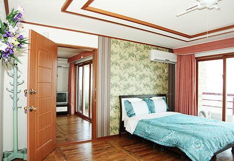 Seaside House Pension Seogwipo Room photo