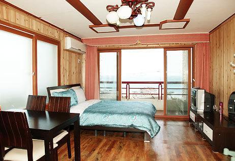 Seaside House Pension Seogwipo Room photo