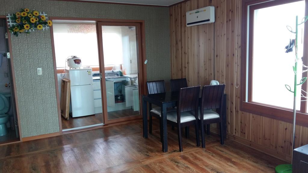 Seaside House Pension Seogwipo Exterior photo